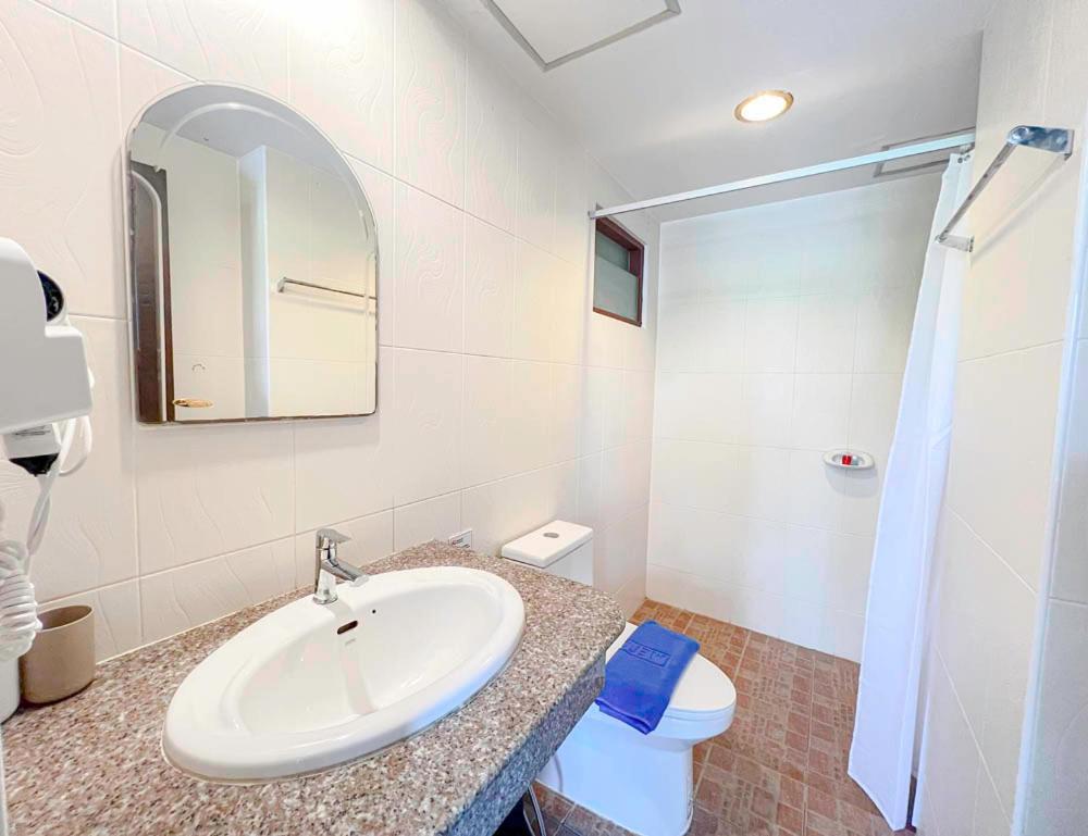 فندق 88 House Patong المظهر الخارجي الصورة